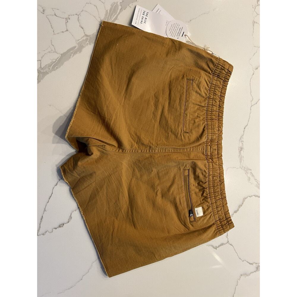 NWT Vuori Vintage Ripstop Shorts Womens Dark Golden 3" Inseam - Picture 3 of 3